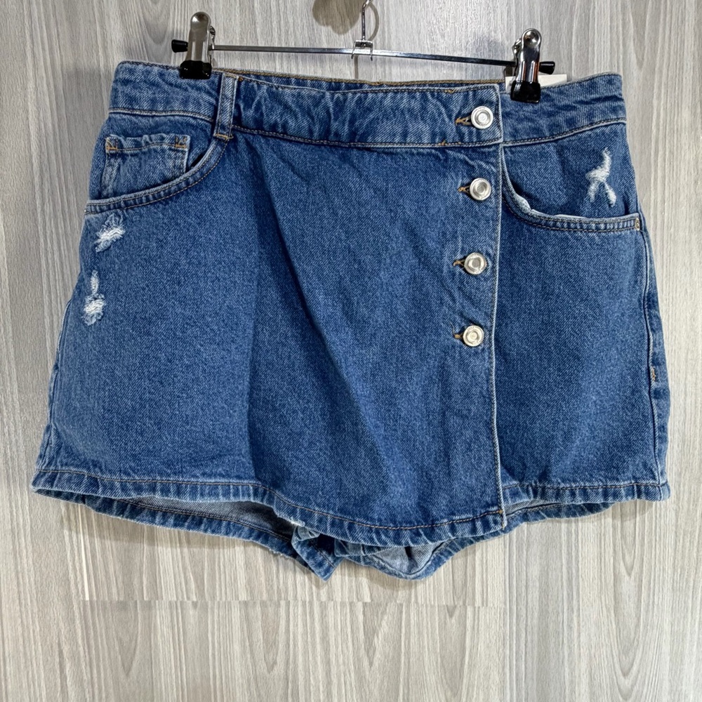 Zara Denim Jean Skort Women’s Size Large Button Detail Classic Skirt Short Combo